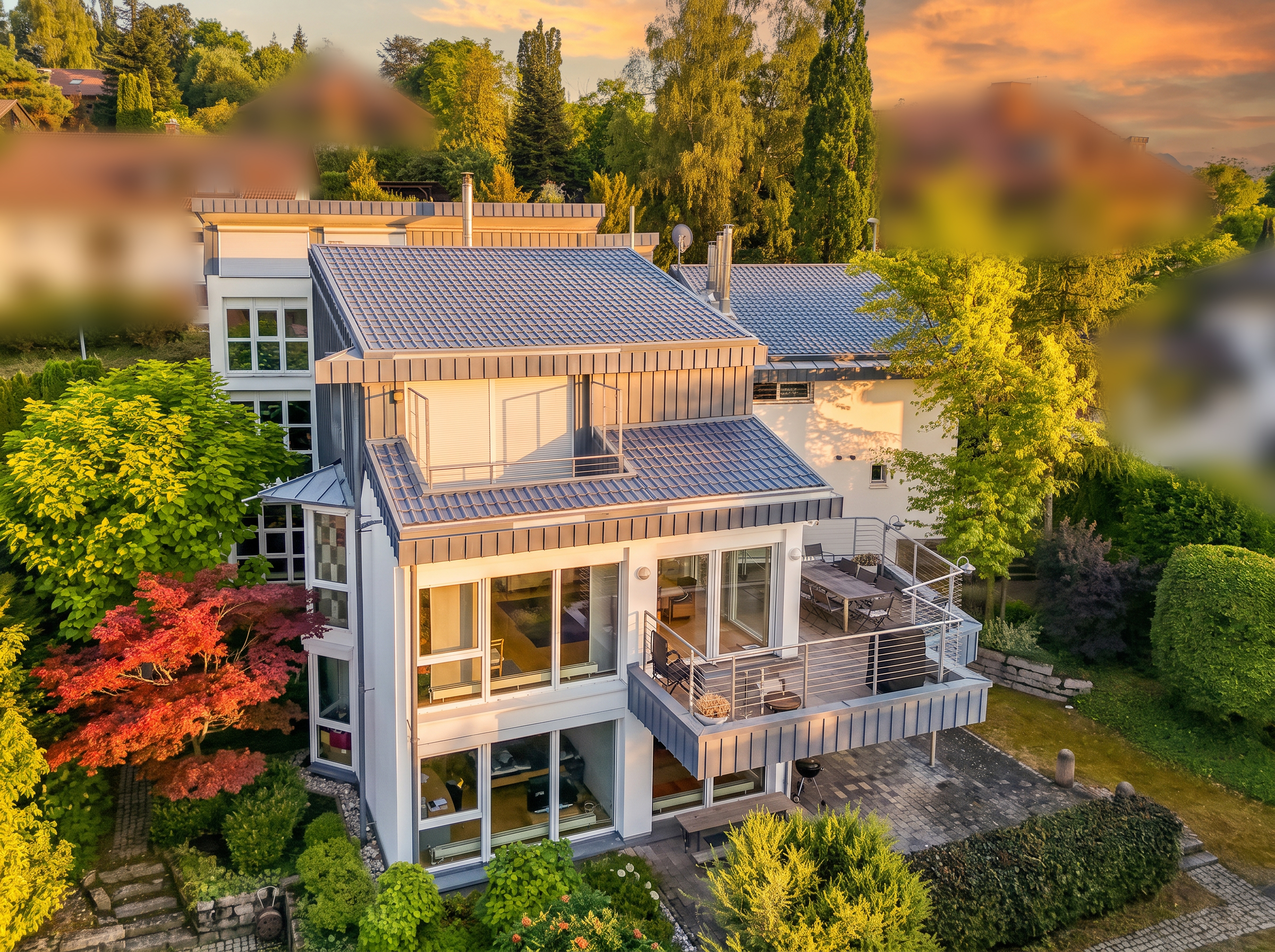 Einfamilienhaus Pfalzgrafenweg Reutlingen Garten Abendstimmung Balkon Achalm