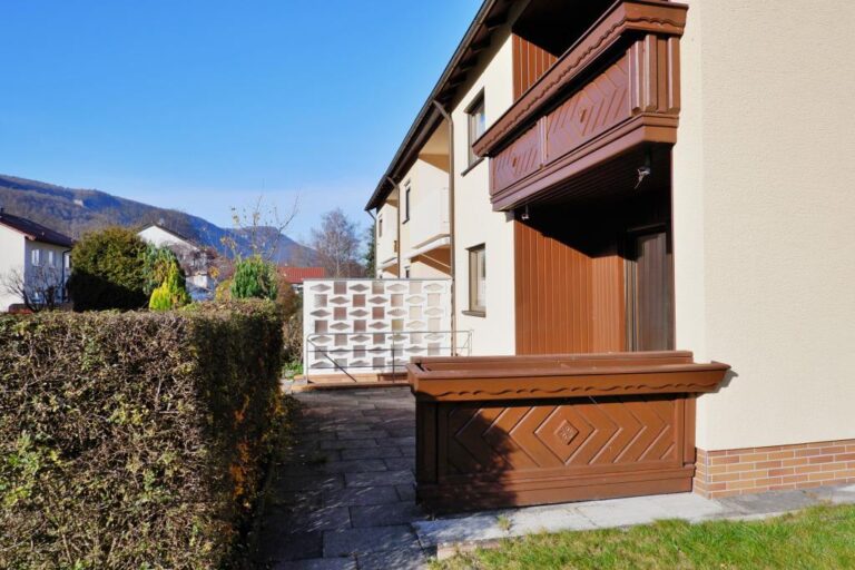 Von KRAMS Immobilien verkauftes Reihenendhaus in Bad-Urach