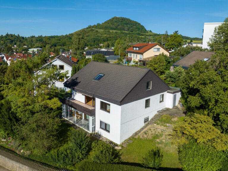 Zweifamilienhaus in Eningen verkauft durch KRAMS Immobilien